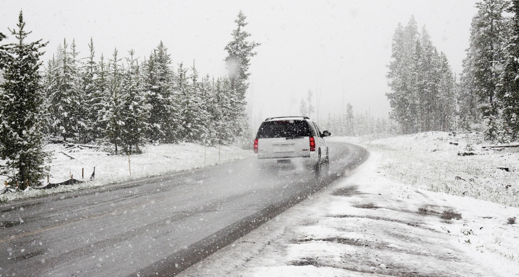 snow-1281636_1920.jpg